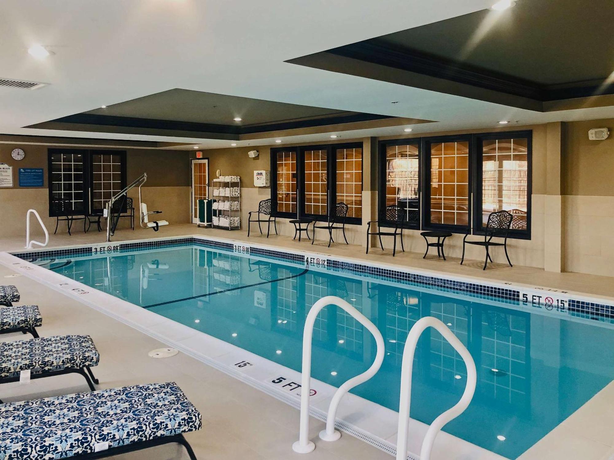 Comfort Inn & Suites Sturbridge-Brimfield Екстер'єр фото