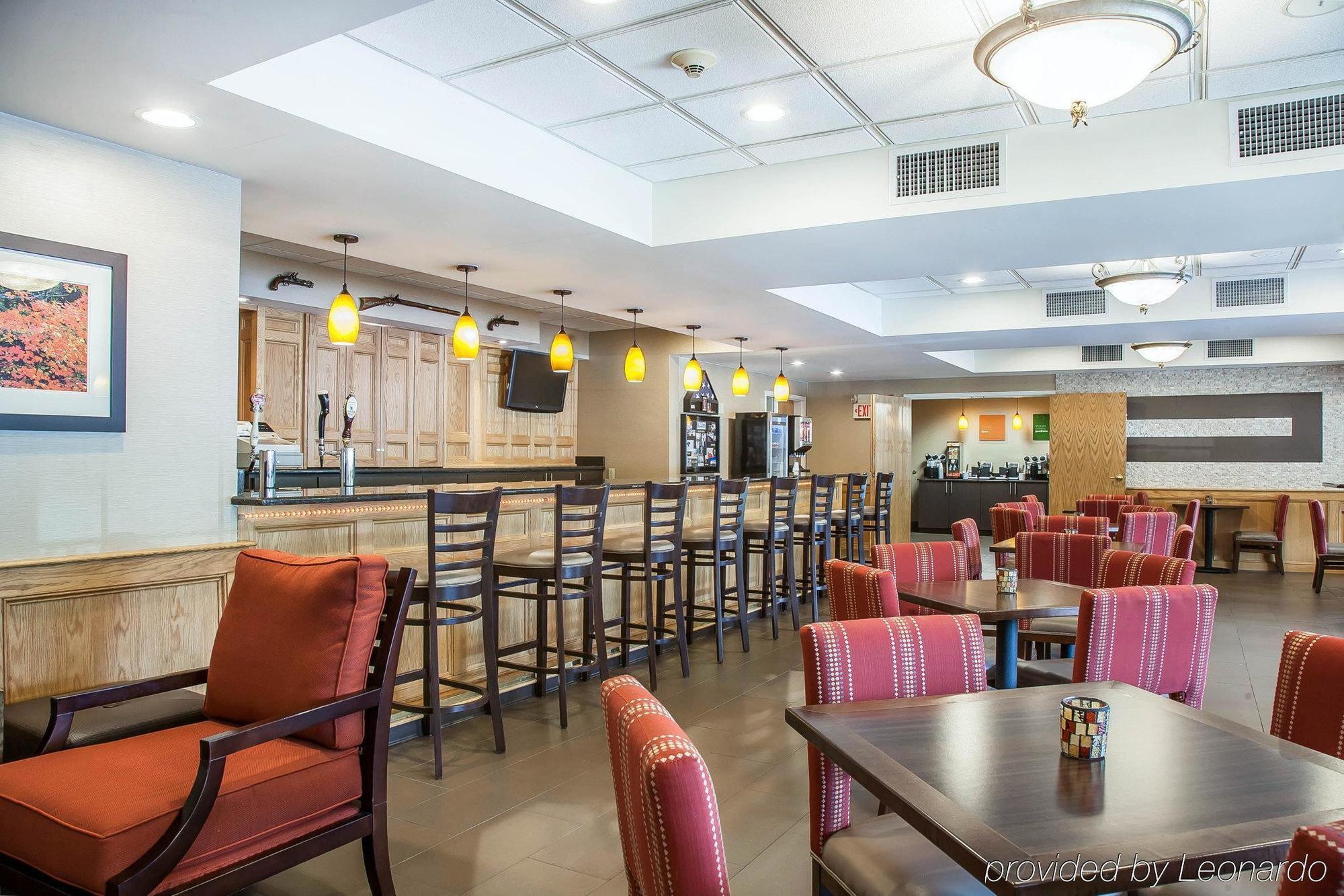 Comfort Inn & Suites Sturbridge-Brimfield Екстер'єр фото