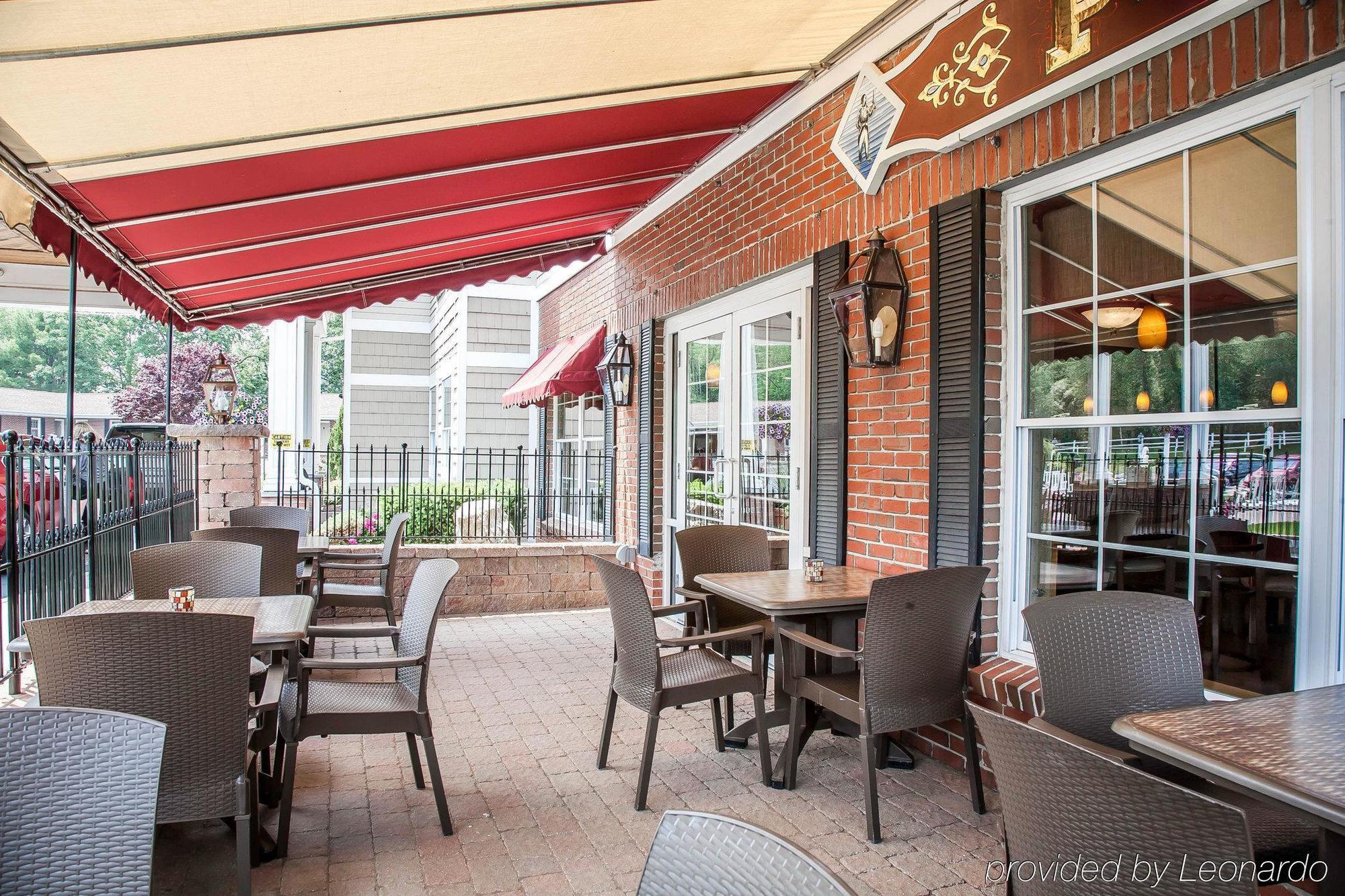 Comfort Inn & Suites Sturbridge-Brimfield Екстер'єр фото
