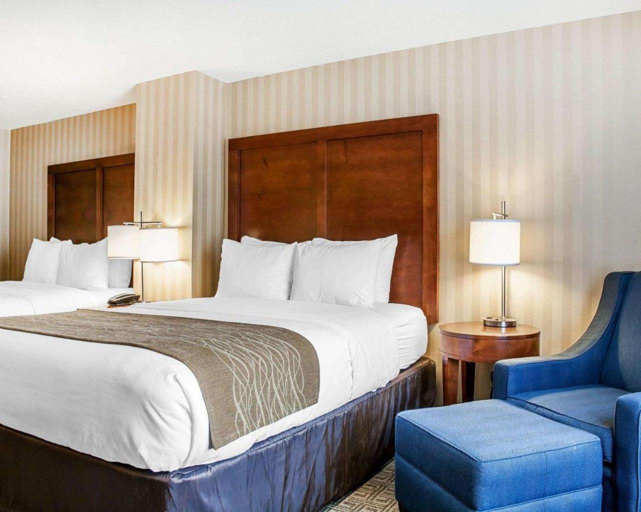 Comfort Inn & Suites Sturbridge-Brimfield Екстер'єр фото