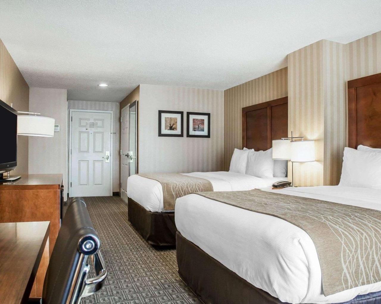Comfort Inn & Suites Sturbridge-Brimfield Екстер'єр фото